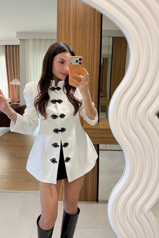Napolyon Beyaz Nakış Düğmeli Blazer Ceket