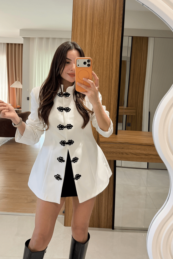 Napolyon Beyaz Nakış Düğmeli Blazer Ceket