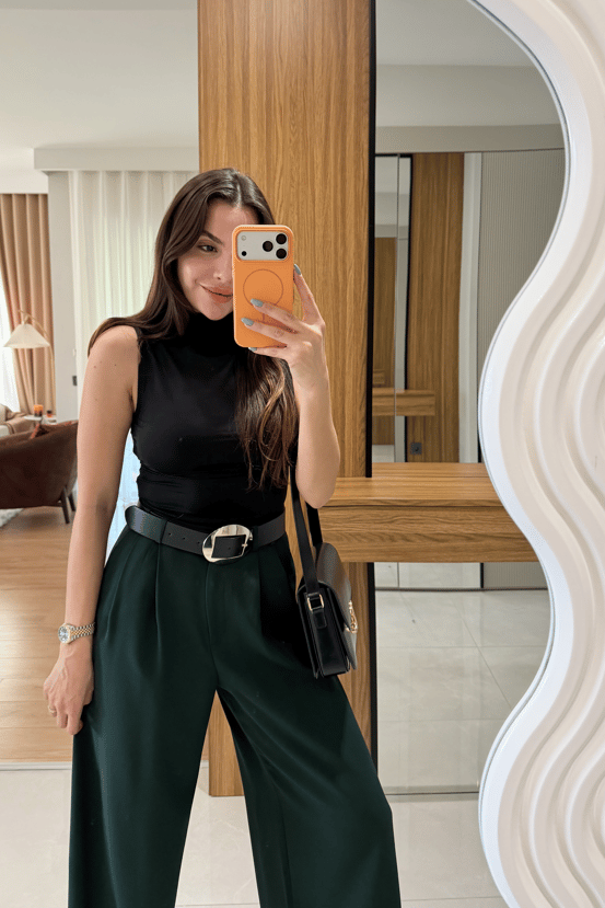 Paty Siyah Sırt Dekolteli Body 