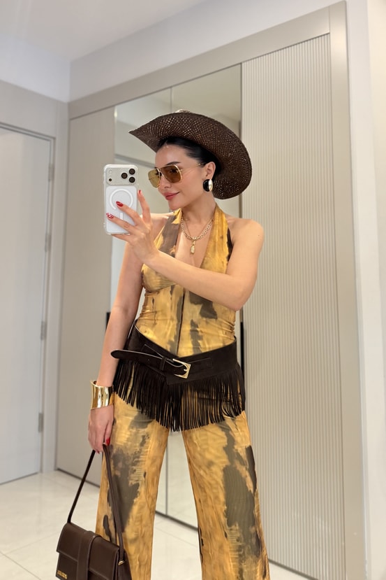 Priya Sarı V Yaka Sırt Dekolteli Tulum