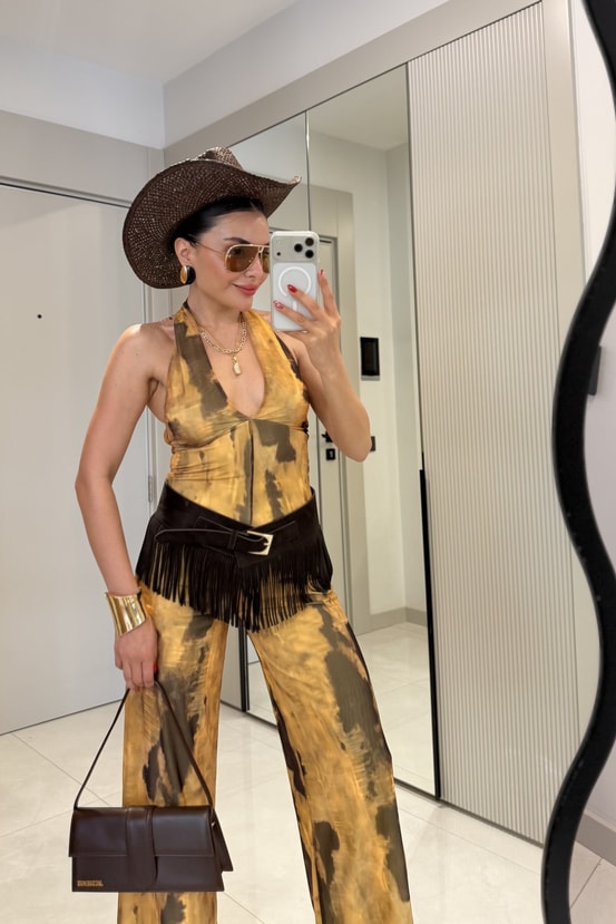Priya Sarı V Yaka Sırt Dekolteli Tulum