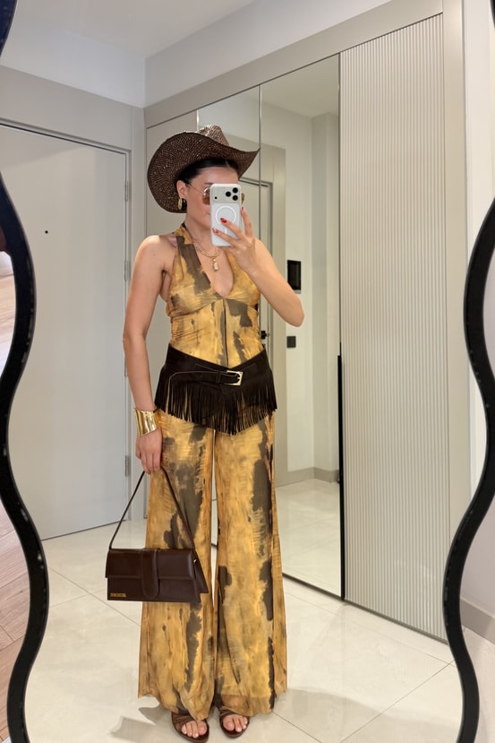 Priya Sarı V Yaka Sırt Dekolteli Tulum