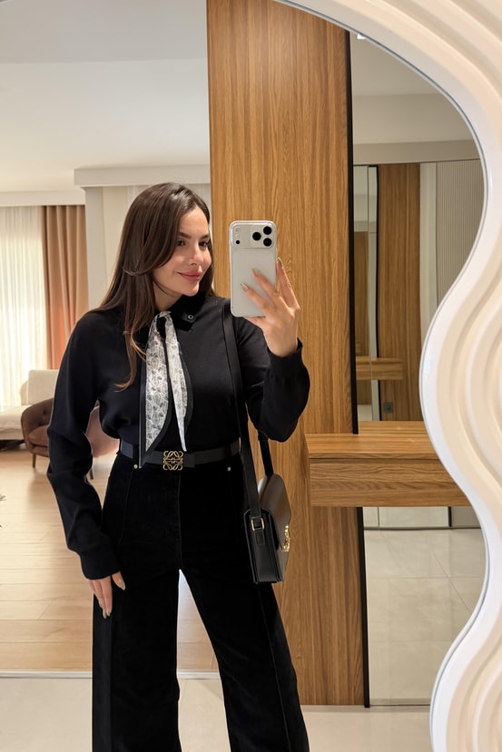 Revage Siyah Fularlı Triko