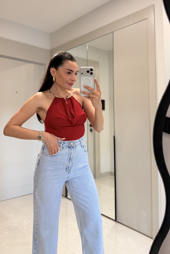 Rosalie Kırmızı Kolye Detaylı Bluz