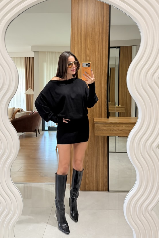 Selina Siyah Düşük Omuz Mini Triko Elbise