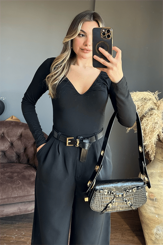 V yaka siyah bodysuit