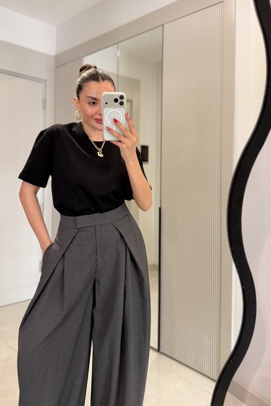 Vanetta Siyah Bisiklet Yaka Dilvin Tshirt