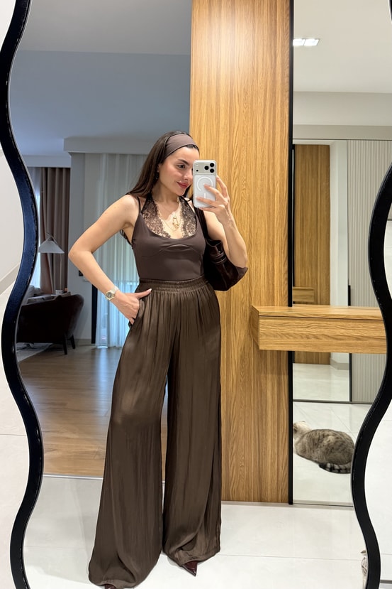 Vespera Kahve Kırışık Model Saten Pantolon