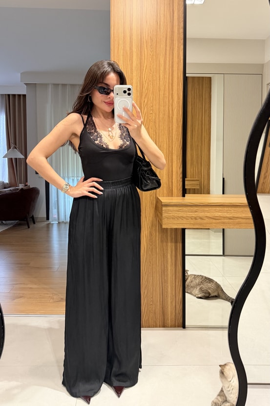 Vespera Siyah Kırışık Model Saten Pantolon