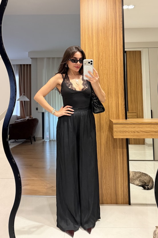 Vespera Siyah Kırışık Model Saten Pantolon