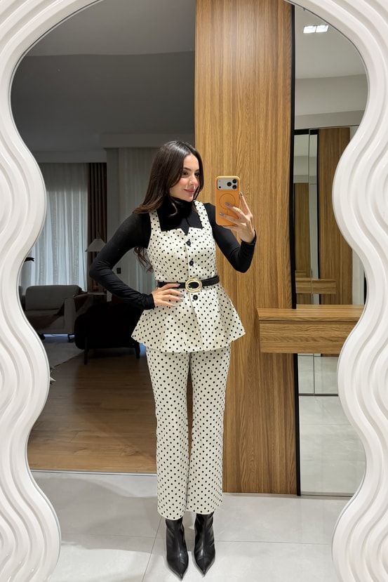 Viola Ekru Puantiyeli Kemerli Yelek