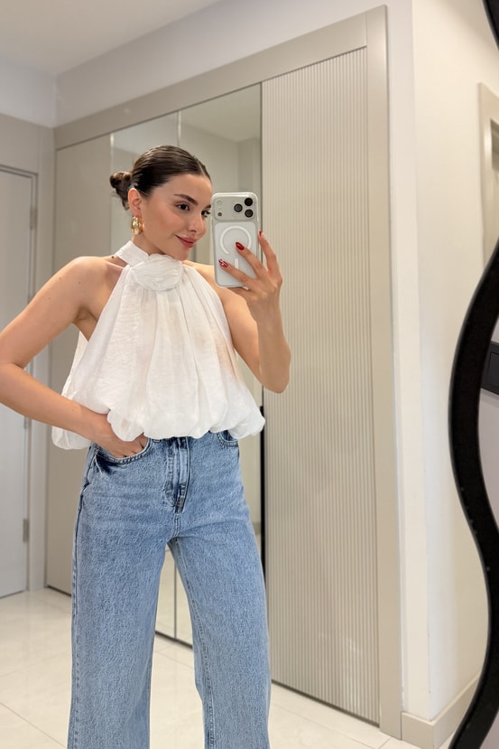 Vionce Beyaz Güllü Halter Yaka Bluz