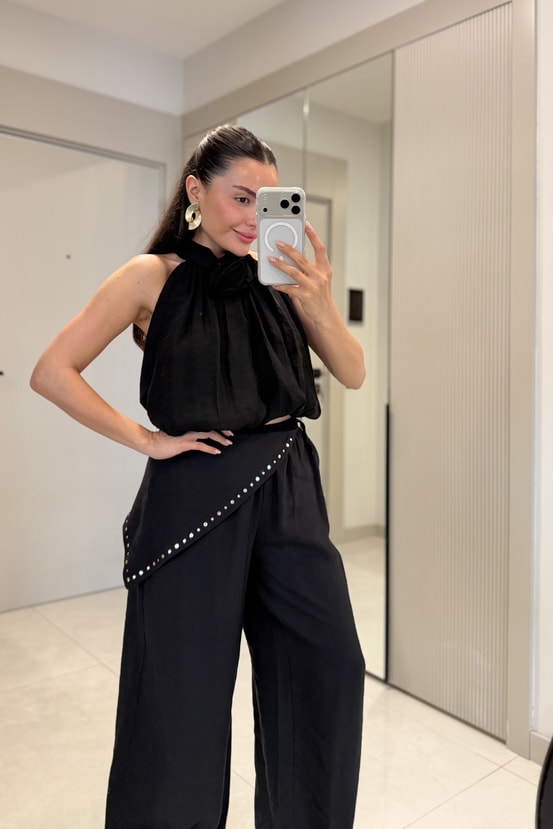 Vionce Siyah Güllü Halter Yaka Bluz