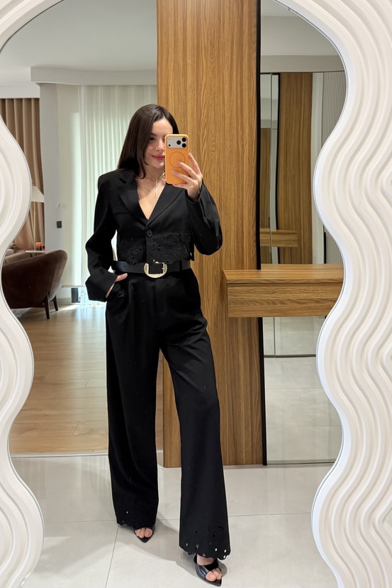Vivica Siyah Nakışlı Pantolon