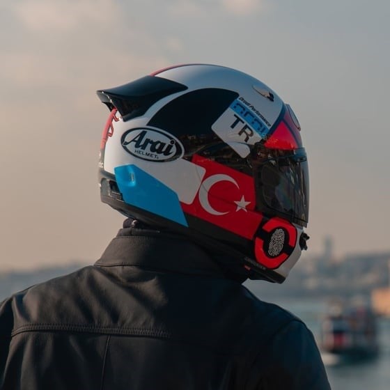 Kapalı Kasklar