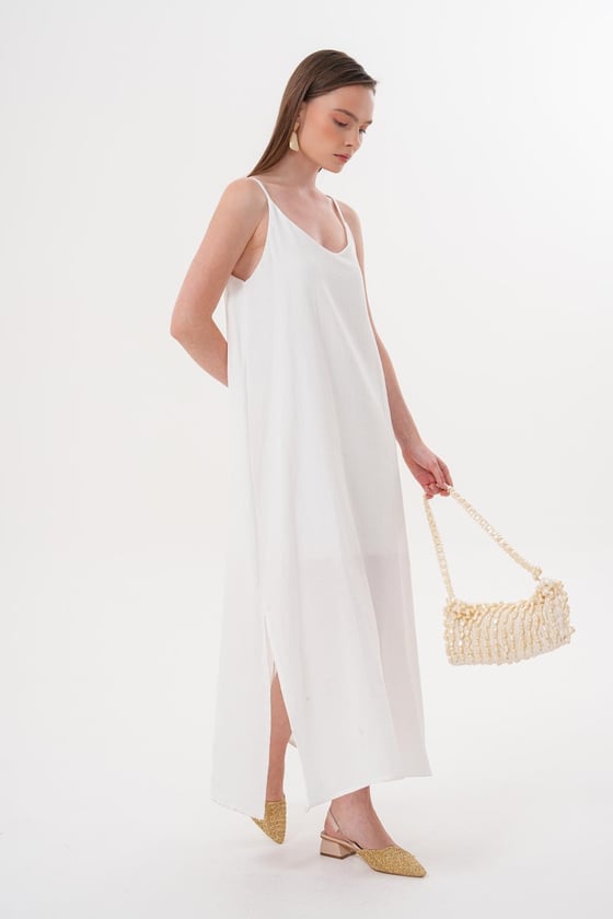 E28-7314*-EKRU-LLEVUREÜst GiyimAskı Ayarlı Oversize Müslin Elbise EKRU