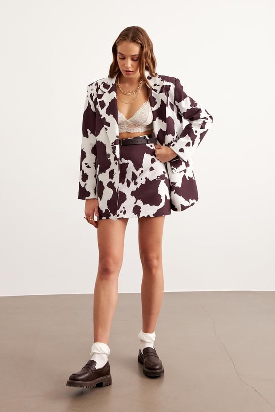 E28-6210-DESENLİ-LLEVUREAlt GiyimBeli Kemerli Benek Desenli Kısa Etek DESENLİ