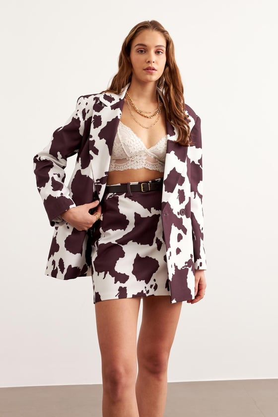 E28-6210-DESENLİ-LLEVUREAlt GiyimBeli Kemerli Benek Desenli Kısa Etek DESENLİ