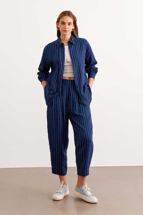 P28-3501-LACİVERT-LLEVUREAlt GiyimBeli Lastikli Çizgili Uzun Pantolon LACİVERT - Levure Beli Lastikli Çizgili Uzun Pantolon LACİVERT