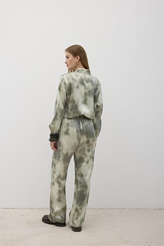 P28-3504-HAKİ-LLEVUREAlt GiyimBeli Lastikli Saten Pantolon HAKİ