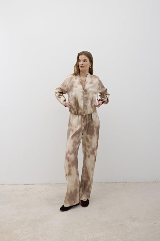 P28-3504-TAŞ-LLEVUREAlt GiyimBeli Lastikli Saten Pantolon TAŞ