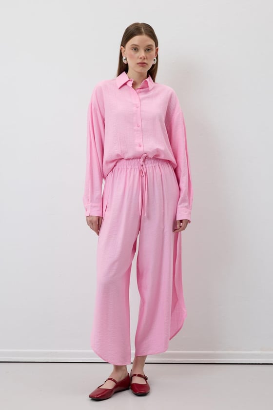 P28-3494-PEMBE-LLEVUREAlt GiyimBeli Lastikli Yırtmaçlı Pantolon PEMBE - Levure Beli Lastikli Yırtmaçlı Pantolon PEMBE