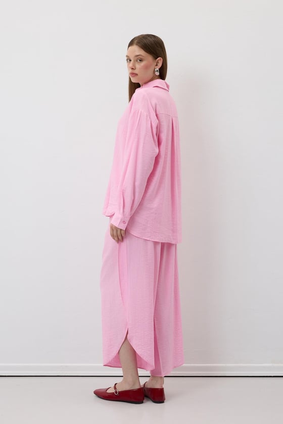 P28-3494-PEMBE-LLEVUREAlt GiyimBeli Lastikli Yırtmaçlı Pantolon PEMBE - Levure Beli Lastikli Yırtmaçlı Pantolon PEMBE