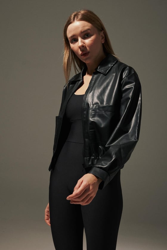 M27-5659-L-SİYAHLEVUREMONTCep Detay Beli Lastikli Suni Deri Kadın Ceket SİYAH