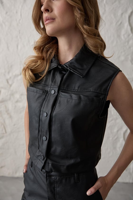 Y28-9068-SİYAH-LLEVUREDış GiyimÇıt Çıt Detaylı Kolsuz Deri Yelek SİYAH - LevureÇıt Çıt Detaylı Kolsuz Deri Yelek SİYAH