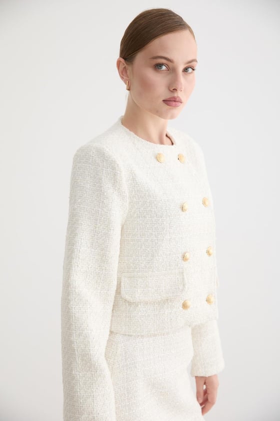 C28-5856-EKRU-LLEVUREDış GiyimGold Düğme Detaylı Kadın Ceket EKRU