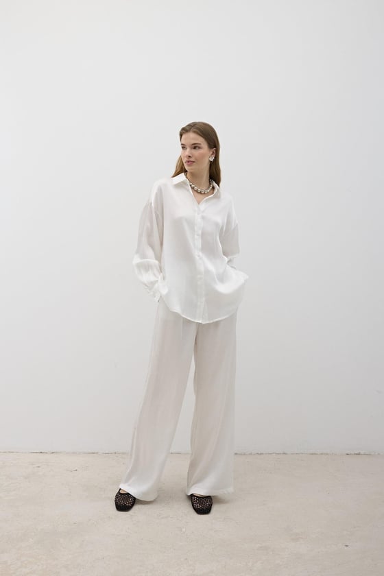 P28-3481-EKRU-LLEVUREAlt GiyimKadın Beli Lastikli Saten Pantolon EKRU