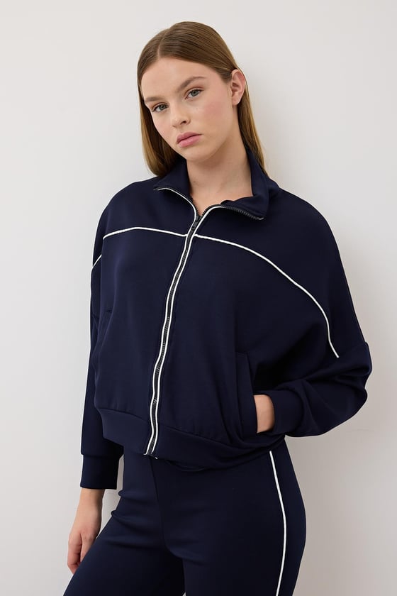 S28-2220-LACİVERT-LLEVUREKadın Biye Detaylı Oversize Sweatshirt LACİVERT