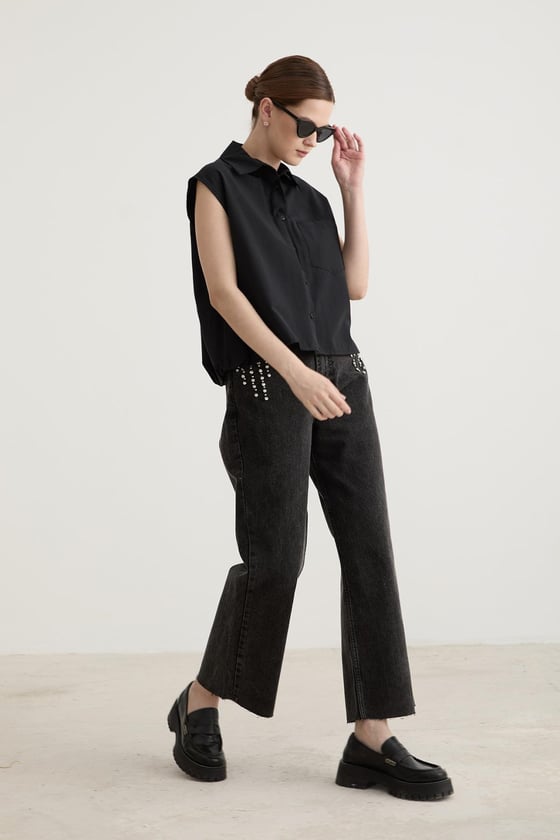 Kadın Kolsuz Cep Detaylı Gömlek SİYAH