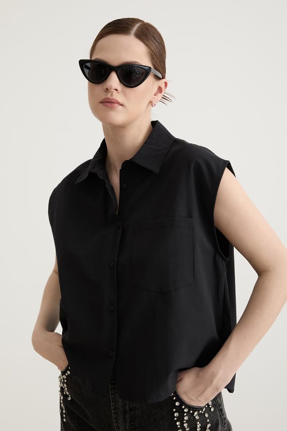 Kadın Kolsuz Cep Detaylı Gömlek SİYAH