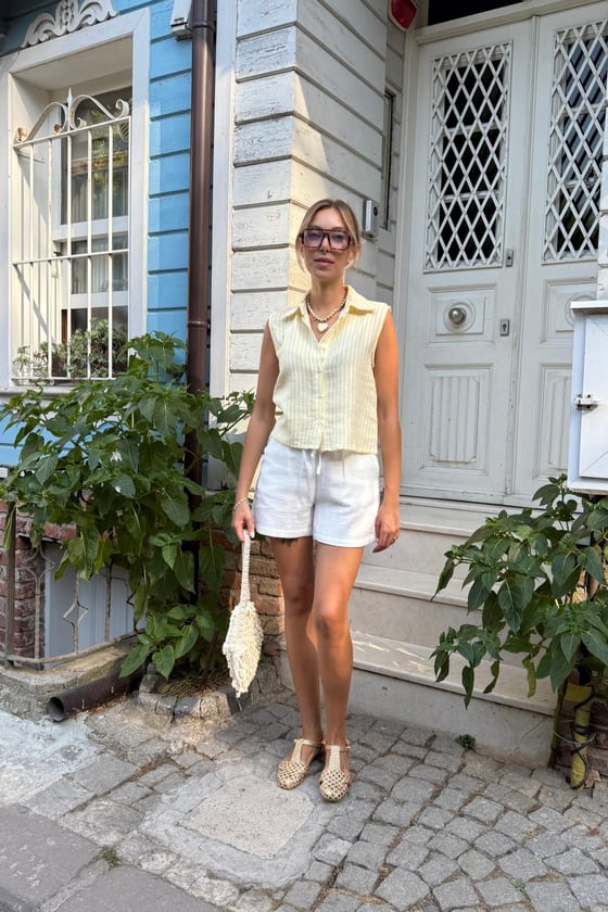 S28-1165*-EKRU-LLEVUREAlt GiyimKadın Müslin Beli Lastikli Şort EKRU