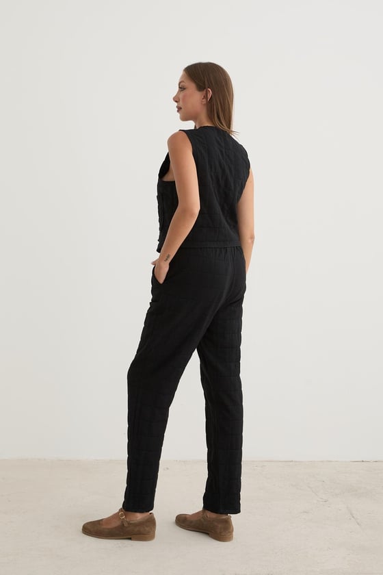 Y28-9075-SİYAH-LLEVUREDış GiyimKadın Önden Bağlamalı Desenli Kapitone Yelek SİYAH