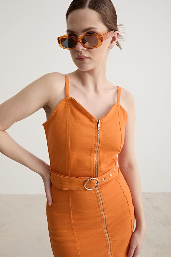 E27-7128-ORANJLEVUREÜst GiyimKadın Önden Fermuarlı Kemerli Elbise ORANJ