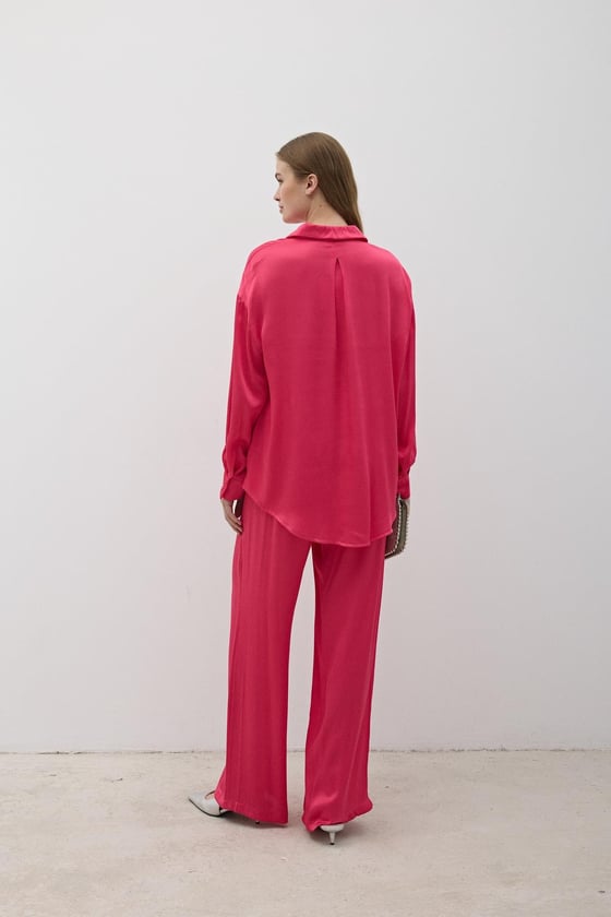 G28-4877-FUŞYA-LLEVUREÜst GiyimKadın Önü Düğmeli Oversize Saten Gömlek FUŞYA