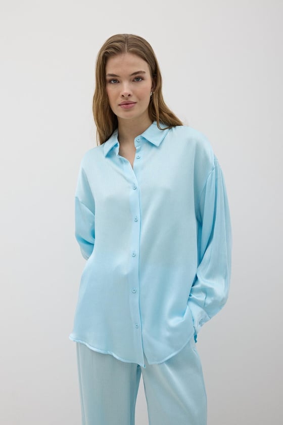 G28-4877-BEBEMAVİ-LLEVUREÜst GiyimKadın Önü Düğmeli Oversize Saten Gömlek BEBE MAVİ