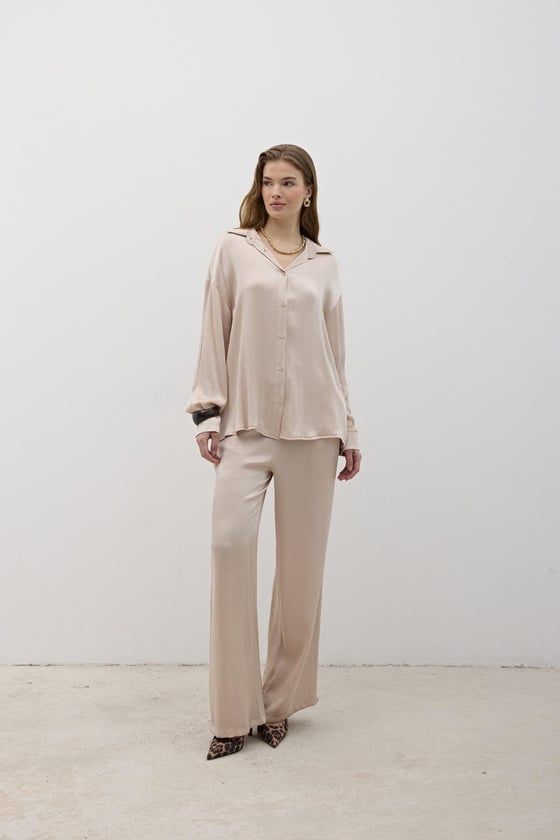 G28-4877-TAŞ-LLEVUREÜst GiyimKadın Önü Düğmeli Oversize Saten Gömlek TAŞ