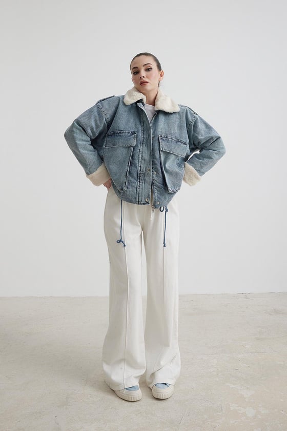 M28-5705-KARYIKAMA-LLEVURECEKETKadın Suni Kürklü Denim Ceket KAR YIKAMAKadın Suni Kürklü Denim Ceket KAR YIKAMA