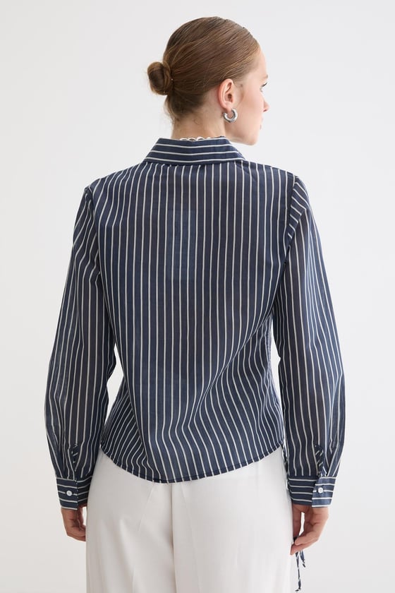 G28-4005-LACİVERT-LLEVUREÜst GiyimKadın Yan Büzgülü Bağcıklı Çizgili Gömlek LACİVERT