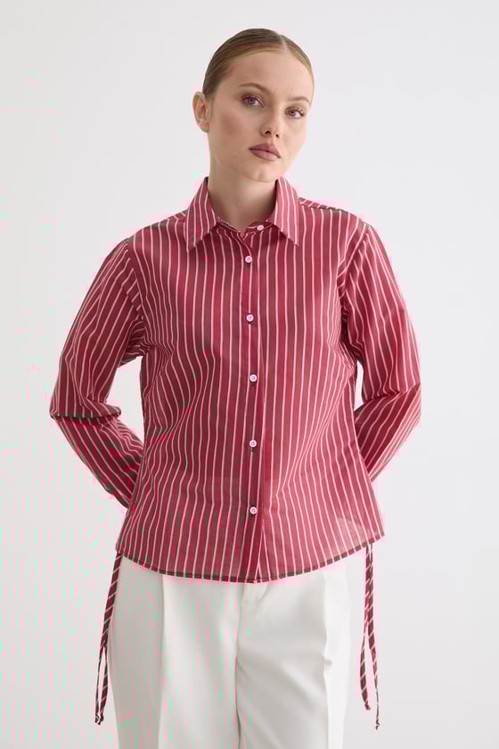 G28-4005-BORDO-LLEVUREÜst GiyimKadın Yan Büzgülü Bağcıklı Çizgili Gömlek BORDO