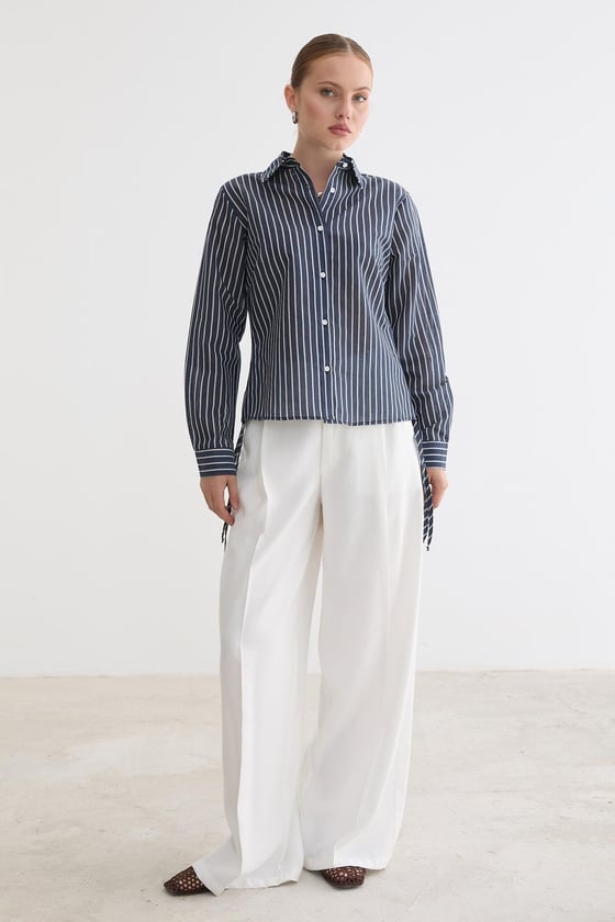 G28-4005-LACİVERT-LLEVUREÜst GiyimKadın Yan Büzgülü Bağcıklı Çizgili Gömlek LACİVERT