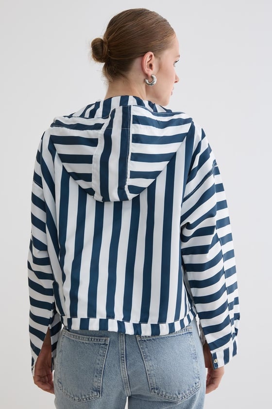 M28-5654-LACİVERTÇİZGİLİ-LLEVUREDış GiyimMarine Çizgili Kapüşonlu Ceket LACİVERT ÇİZGİLİ