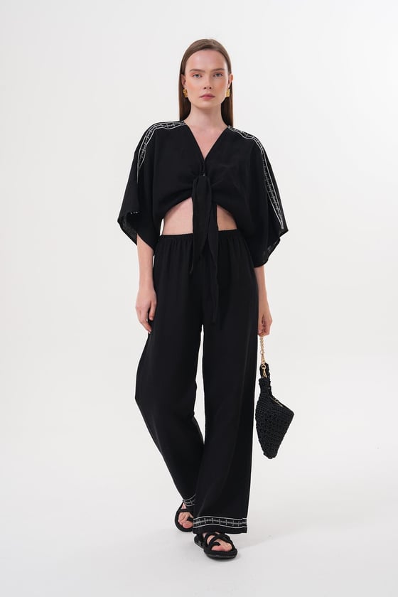 G28-4950*-SİYAH-LLEVUREÜst GiyimOmuz Nakış Detaylı  Beli Bağlamalı Gömlek SİYAH