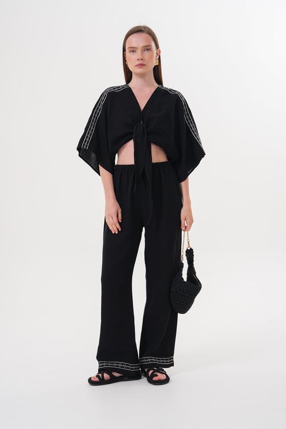 G28-4950*-SİYAH-LLEVUREÜst GiyimOmuz Nakış Detaylı  Beli Bağlamalı Gömlek SİYAH