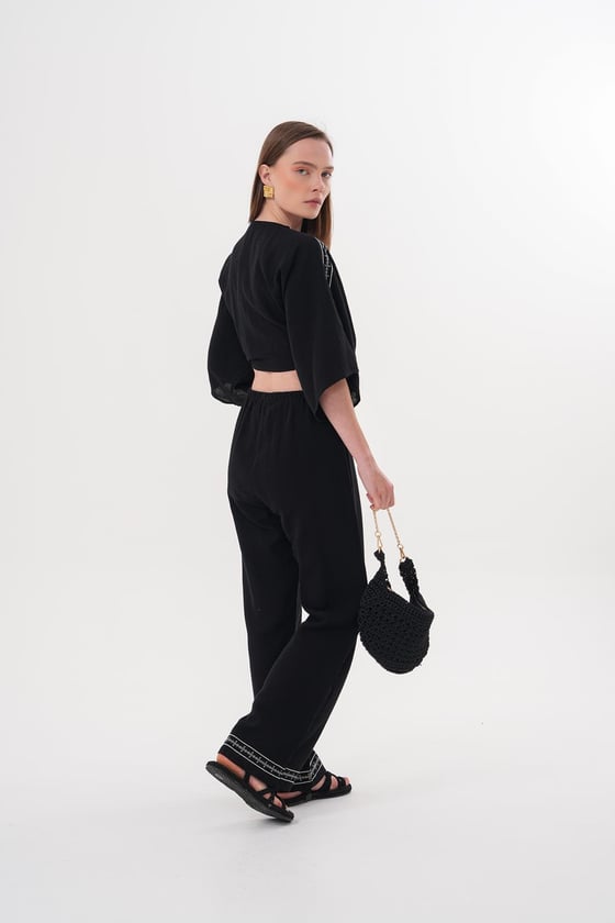 G28-4950*-SİYAH-LLEVUREÜst GiyimOmuz Nakış Detaylı  Beli Bağlamalı Gömlek SİYAH