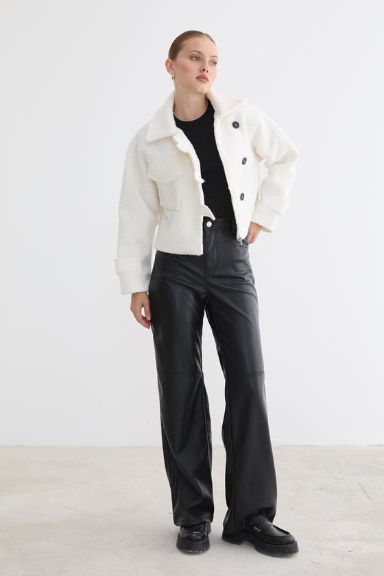 M28-5844-EKRU-LLEVUREDış GiyimÖn Düğmeli Cep Detaylı Kısa Mont EKRU