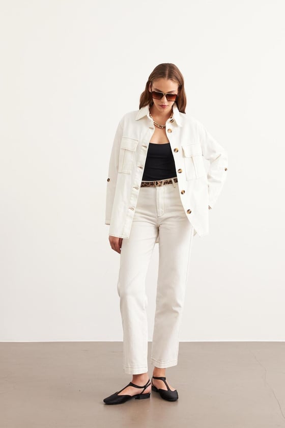 M28-5836-EKRU-LLEVUREDış GiyimÖnü Düğmeli Cep Detaylı Gabardin Ceket EKRU